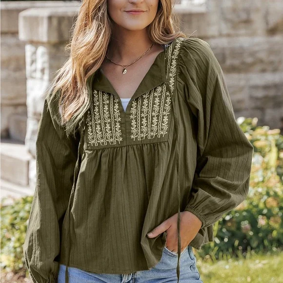 Green Embroidered Split Neck Pleated Loose Blouse Bohemian Top - Picture 2 of 15